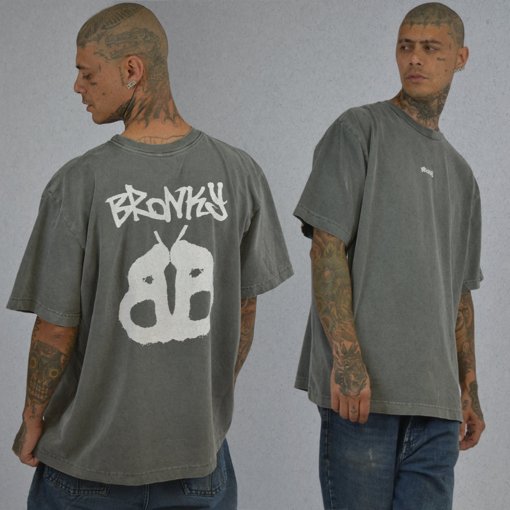 CAMISETA BORBOLETA CINZA – MODELO OVERSIZED | BRONKY